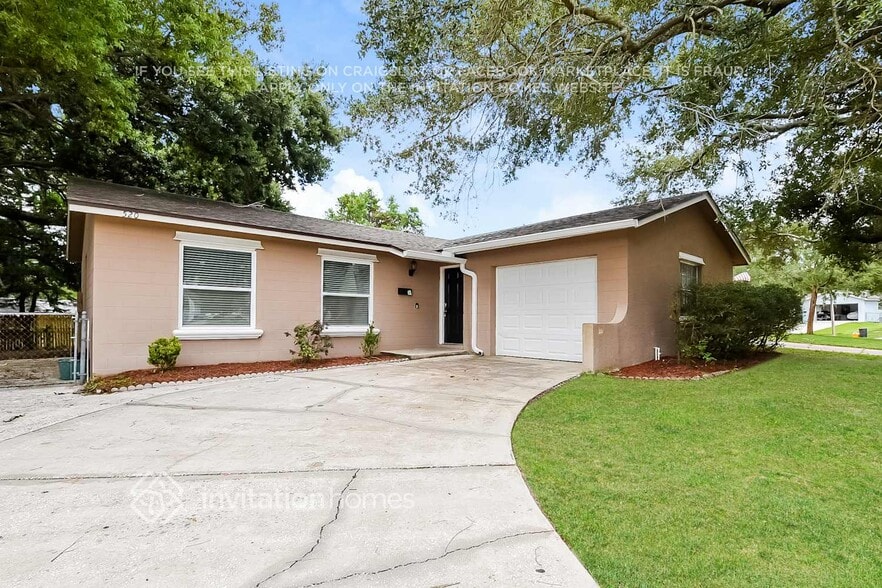 Primary Photo - 520 Sunrise Dr