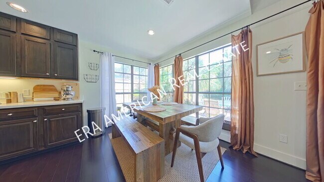 Building Photo - 410 Spanish Moss Trail