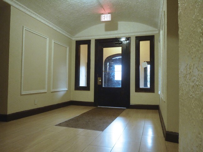 Building Photo - Briggand Hall Apartments