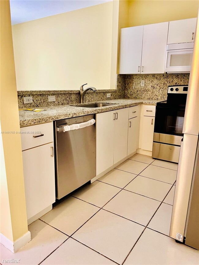 Primary Photo - 3 br, 2.5 bath Townhome - 7661 S Southwood...