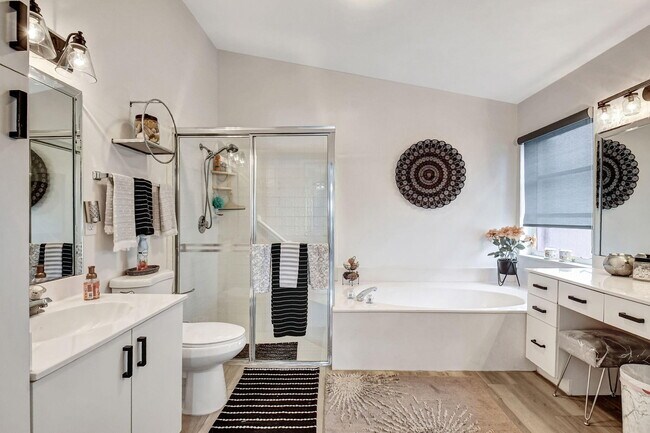 Building Photo - 7946 Sailing Shores Terrace