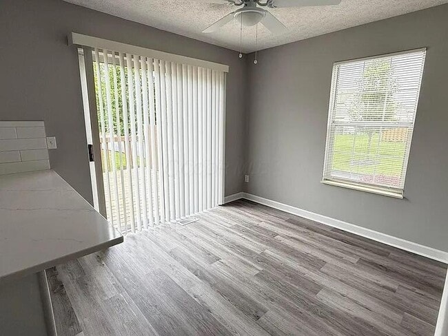 Building Photo - 904 Charleston Way Dr