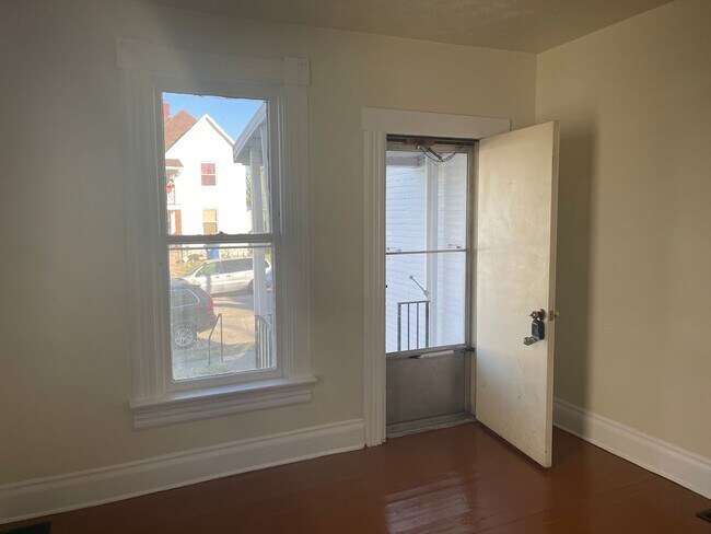 Primary Photo - 132 Pleasant Ave