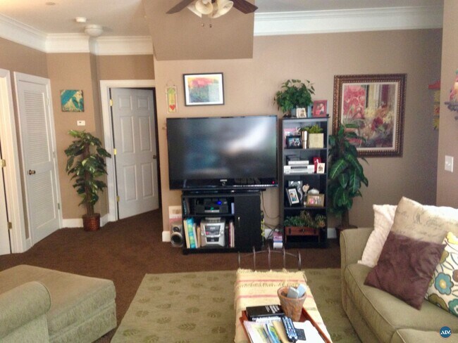 Building Photo - First Floor 2BR 2BA North End Summerfield $2,200  - Available June 18