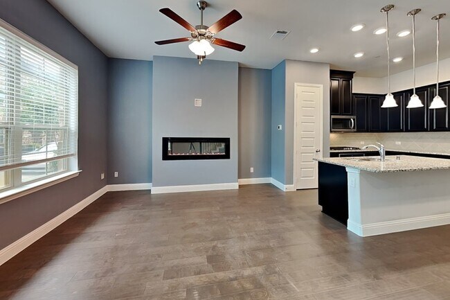 Building Photo - 4417 Benton Ln