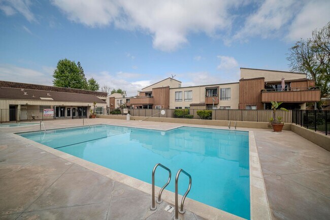 Building Photo - Welcome to Your Updated Home in the Heart of South Coast Metro!