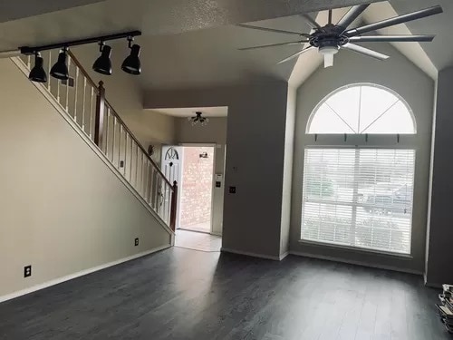 Building Photo - 9323 S Darlington Ave