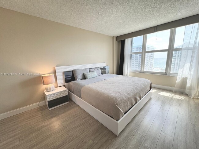 Building Photo - 3800 S Ocean Dr