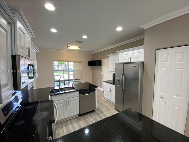Building Photo - 562 NW 130th Ave