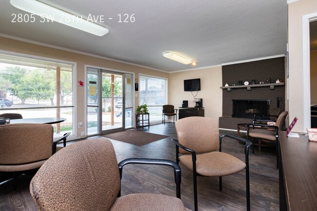Building Photo - 2805 SW 28th Ave
