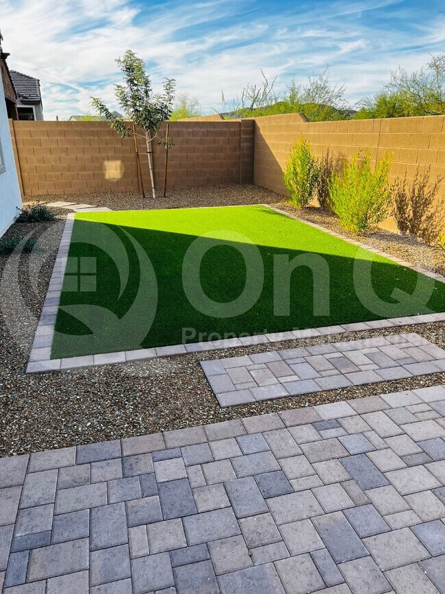 Building Photo - 12534 W Calle De Baca