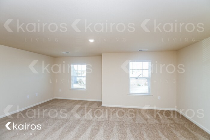 Building Photo - 1052 Pilgrim Ln