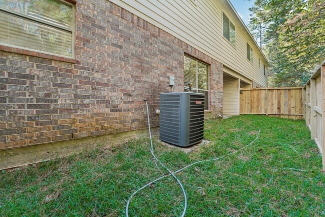 Building Photo - 100 Westpark Dr