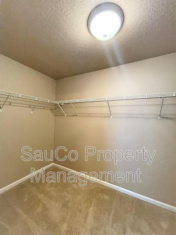 Building Photo - 3762 SE Oakleaf St