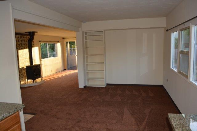 Building Photo - Sweet in-town mobile, very cute 1 bedroom