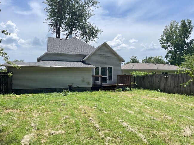 Building Photo - 4/2 bedroom house in republic