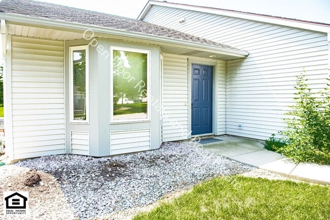 Building Photo - 1420/1422 Flagstone