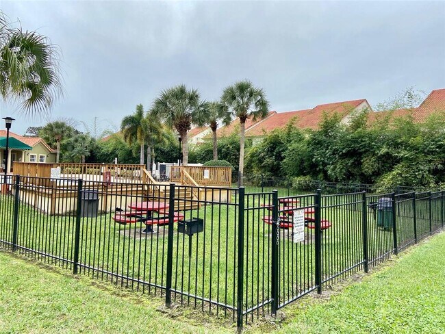 Building Photo - 401 Fountainhead Cir