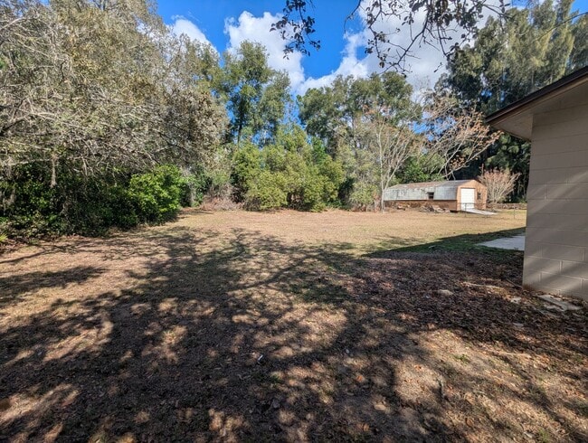 Building Photo - 3 Bedroom House For Rent, Lawncare included, Small pets welcome.