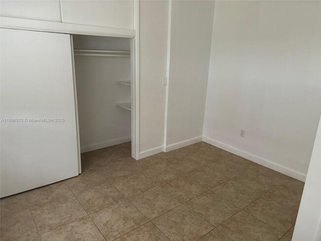 Building Photo - $1,875MONTHLY;2029 PIERCE ST #3 HOLLYWOOD, FL