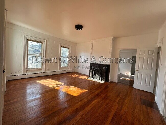 Building Photo - 16 Spaulding St