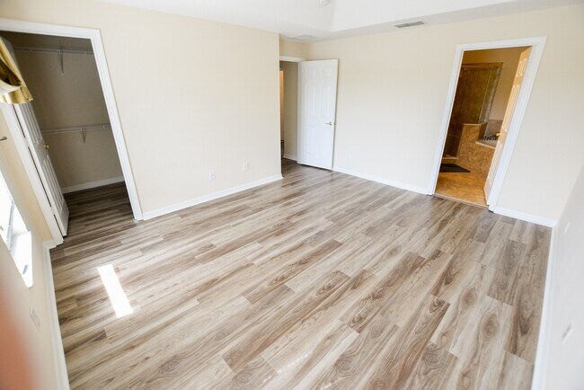 Building Photo - 1224 Travertine Terrace