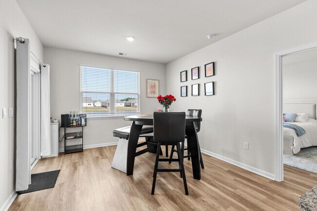 Building Photo - 3144 Fair Rdg Wy