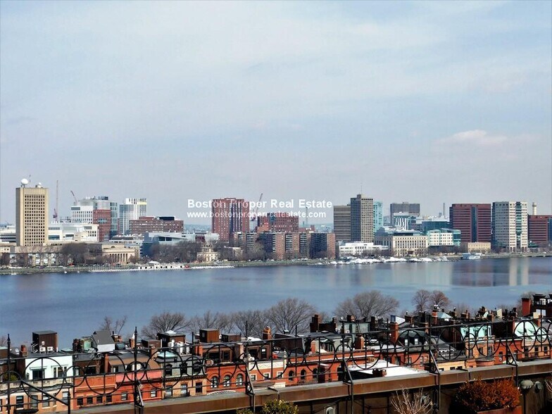 Building Photo - 416 Marlborough St