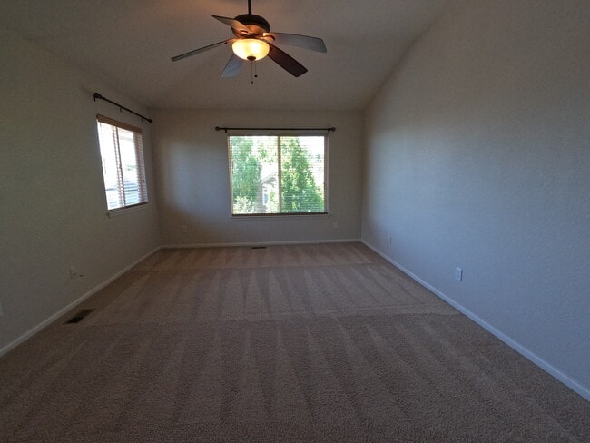 Building Photo - 2215 Harvest St