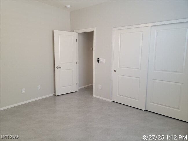 Building Photo - 905 Claystone Ridge Ave