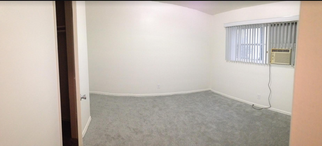 Large Bedroom - 11666 Magnolia Blvd