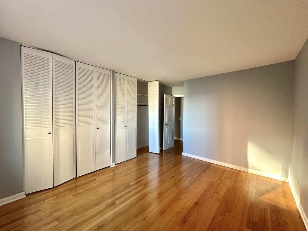 Building Photo - 5820 N Sheridan Rd