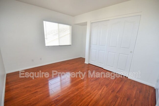 Building Photo - 512 Bolsa Way
