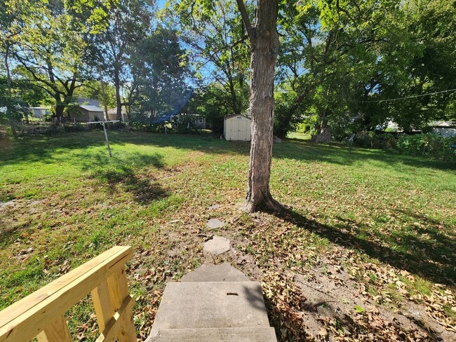 Building Photo - Spacious 3-Bedroom, 1-Bathroom Home AVAILABLE NOW!!