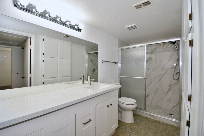 Building Photo - Move-In Ready Upgraded 1 Bed • 1 Bath Cond...