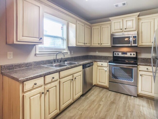 Building Photo - 9077 Cotton Field Cir