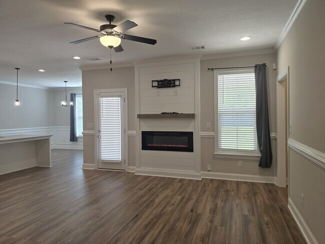 Building Photo - 7510 Paisley Cir