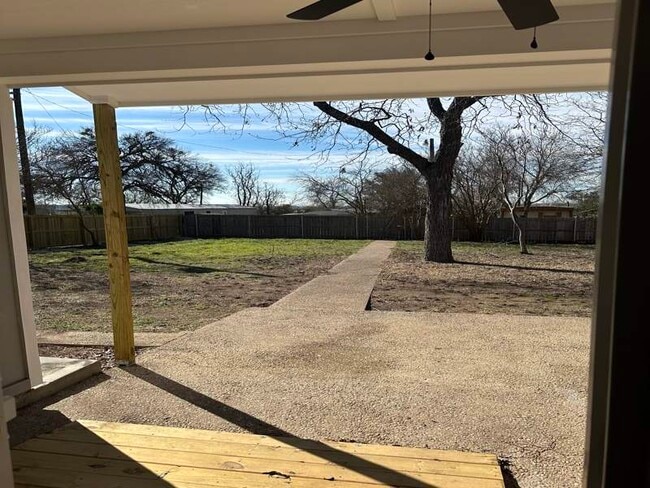 Building Photo - 4707 Midway Dr