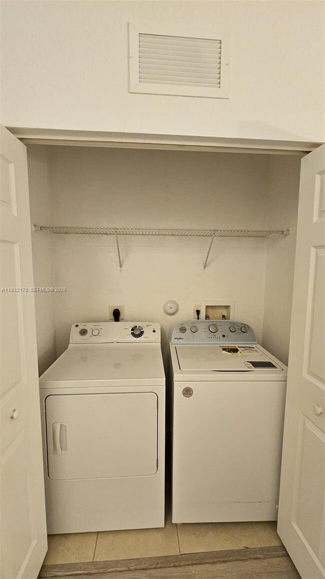 Building Photo - 8785 NW 116th Ct