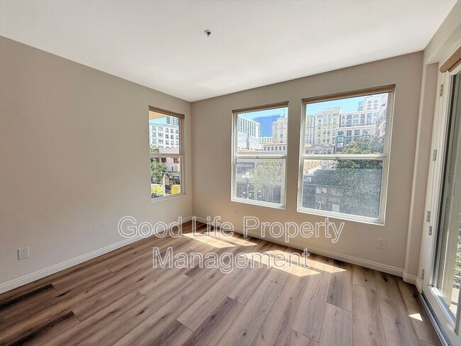 Building Photo - 350 K St