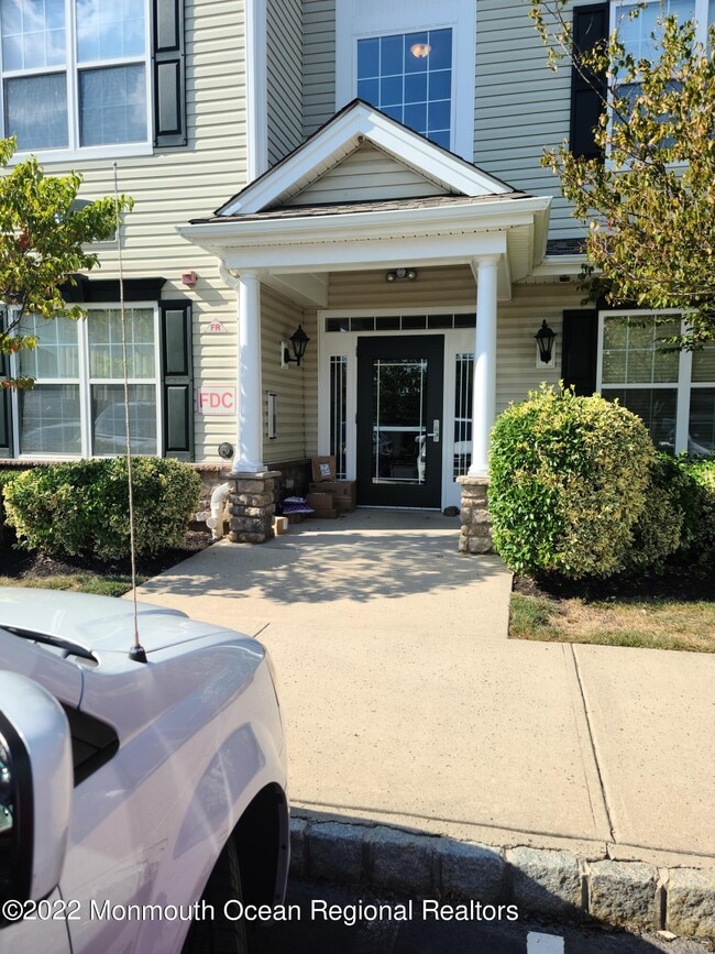Building Photo - 211 Mill Pond Way