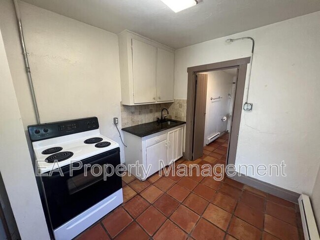 Building Photo - 1209 7th St NW