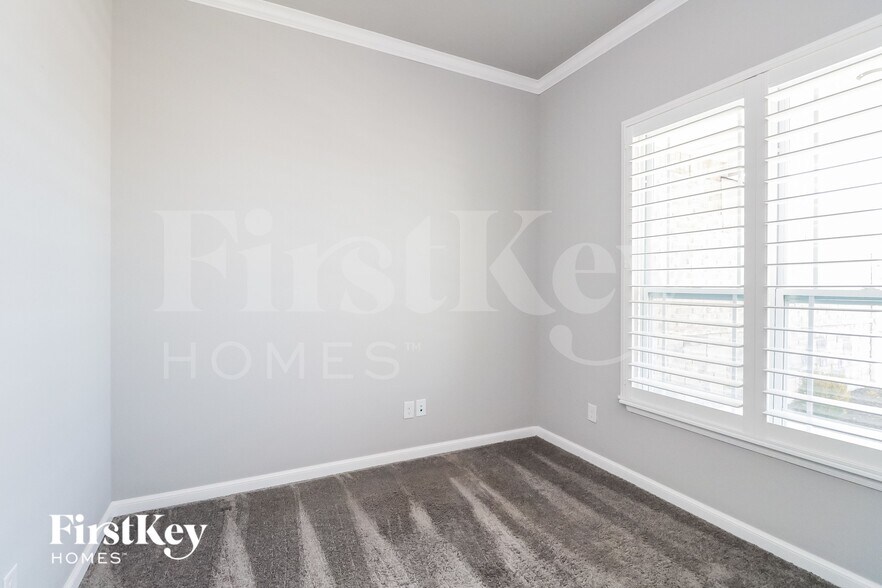 Building Photo - 1720 Gladington Ct