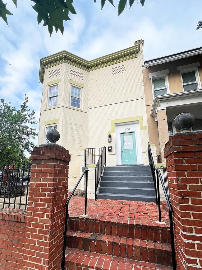 Building Photo - 1131 8th St NE