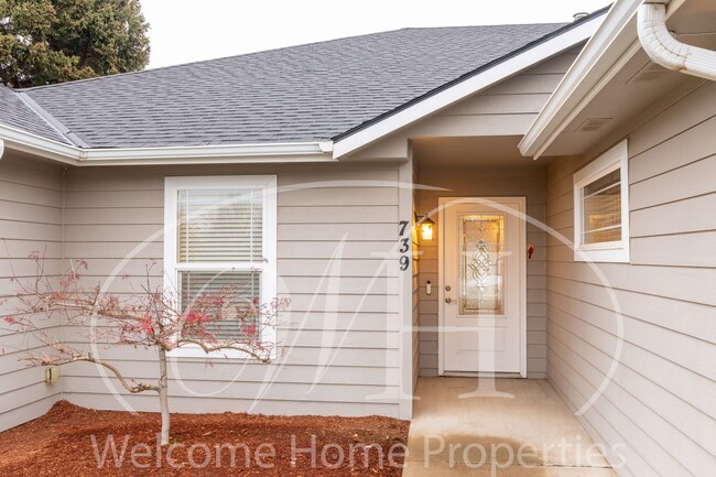 Building Photo - Spacious Home with Vaulted Ceilings