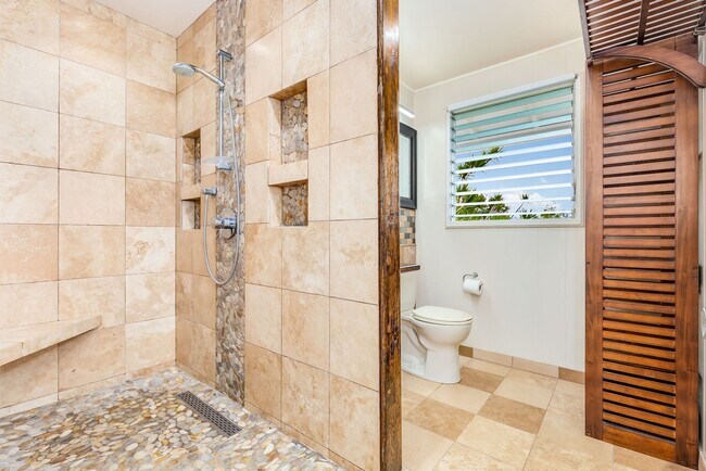 Building Photo - Charming 4-bedroom, 2-bathroom single-family home