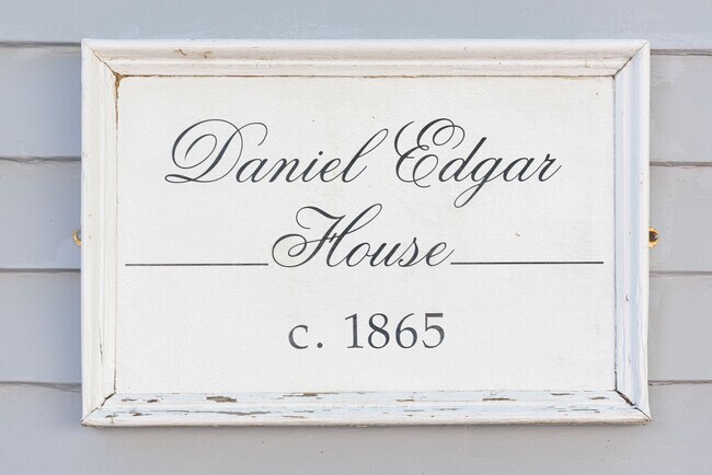 Building Photo - 83 John St