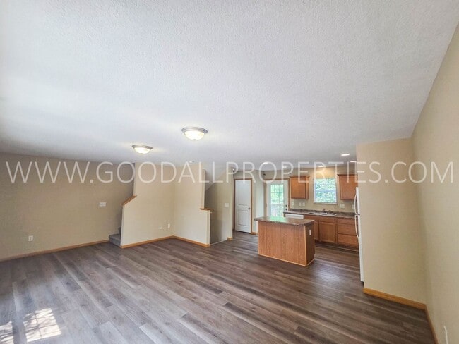 Building Photo - 15305 Townsend Ave