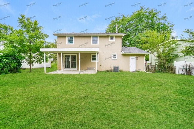 Building Photo - 1288 Oakfield Dr N