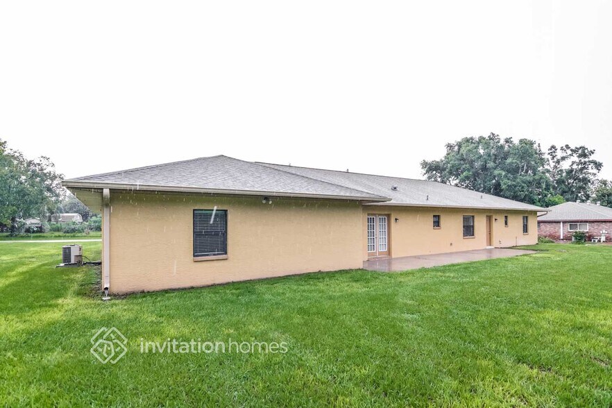 Building Photo - 5840 Carina Trce